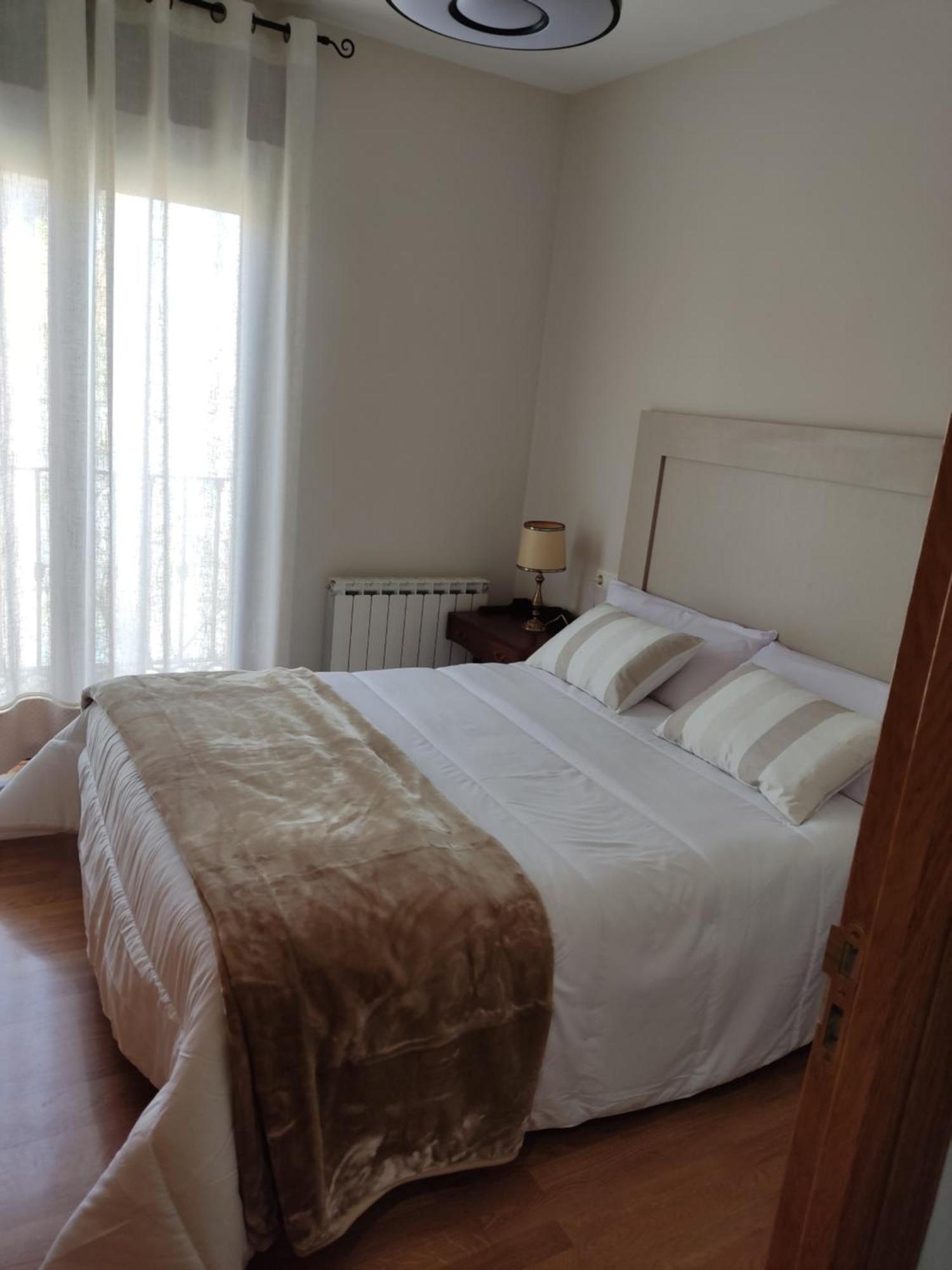 Luz De La Avenida Apartment Томелосо Екстериор снимка