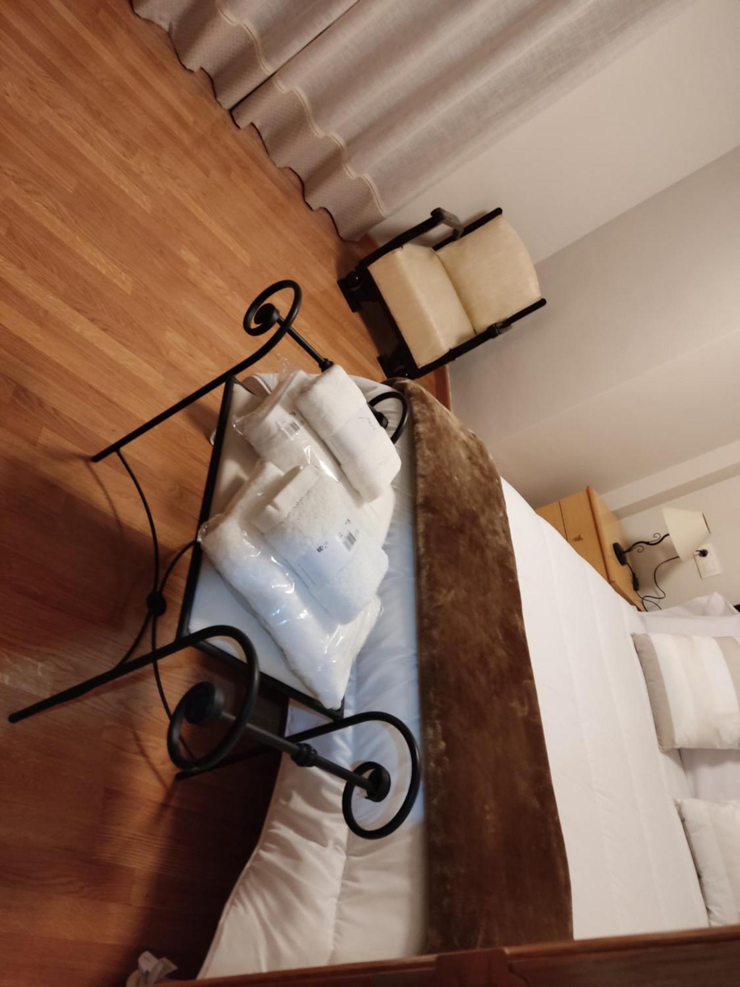 Luz De La Avenida Apartment Томелосо Екстериор снимка